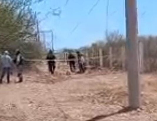 Hallan cuerpo sin identificar en la carretera, al norte de Guaymas