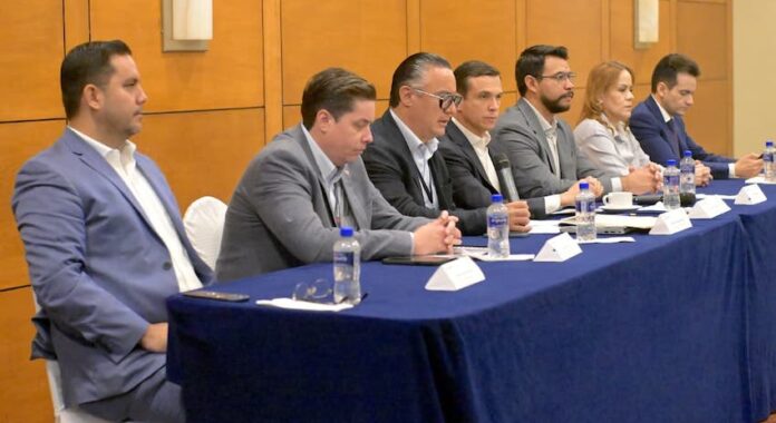 Colaboran Gobierno Municipal y Banamex para apoyar el crecimiento de Pymes; a través de la Agencia Municipal de Desarrollo Económico (AMDE) firman convenio para canalizar servicios bancarios con condiciones preferenciales para empresas hermosillenses.