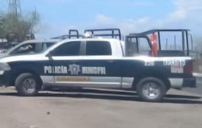 #Guaymas Joven motociclista detenido en posesión de arma de fuego; viajaba a exceso velocidad y con aliento alcohólico cuando fue sorprendido por la Policía.