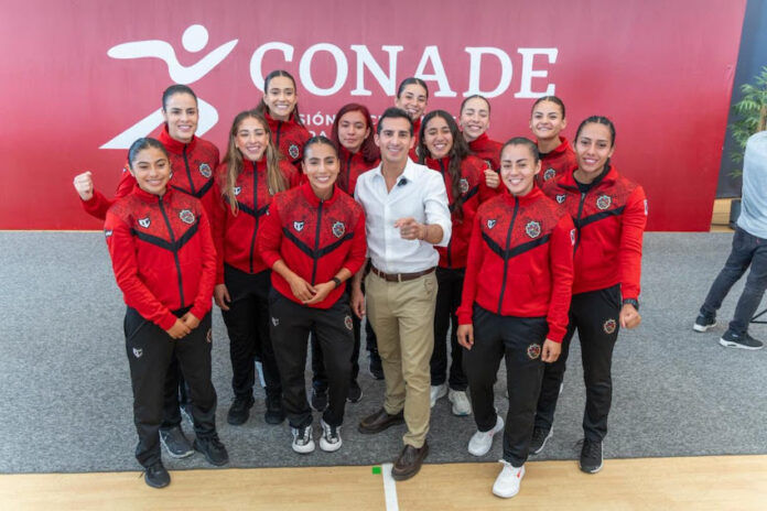 #Hermosillo Sonorense verá acción en Campeonato Panamericano de Futbol Bandera Femenil; la receptora Ana Consuelo Aguayo es de las jugadoras claves en el seleccionado mexicano que buscará el pase al Mundial.