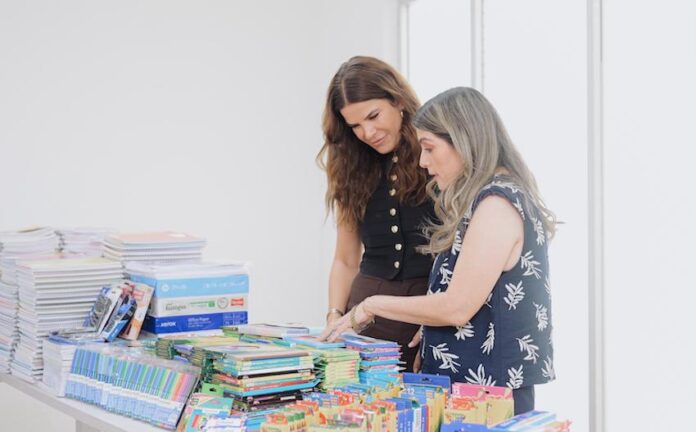 Recibe DIF Hermosillo útiles escolares del programa Dando y Dando; Patricia Ruibal Zaragoza, presidenta de DIF Hermosillo, dio las gracias a las y los contribuyentes que aportaron para apoyar a niñas y niños en su regreso a clases.