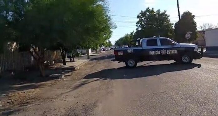 #Hermosillo Sujeto, granada en mano amenaza a elementos de la PESP; los agentes le dispararon para inmovilizarlo, quedando herido; había atentado contra su pareja sentimental.