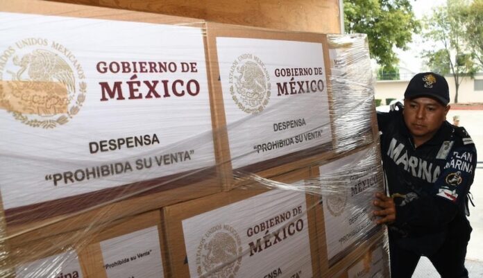 #Guaymas Instalan acopio de apoyo a damnificados de 4 estados del país; Segunda Región Naval invita a la población apoyar esta cruzada con alimentos no perecederos y artículos de limpieza.