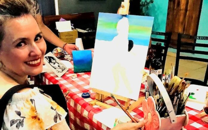 #Guaymas Pintora guaymense representrá a México en exposición en Francia; la artista plástica guaymense Cristina Ibarra, asistirá a la XIII edición de la Cruzada y Museo Itinerante del Continente Americano “El Bicentenario de América”.