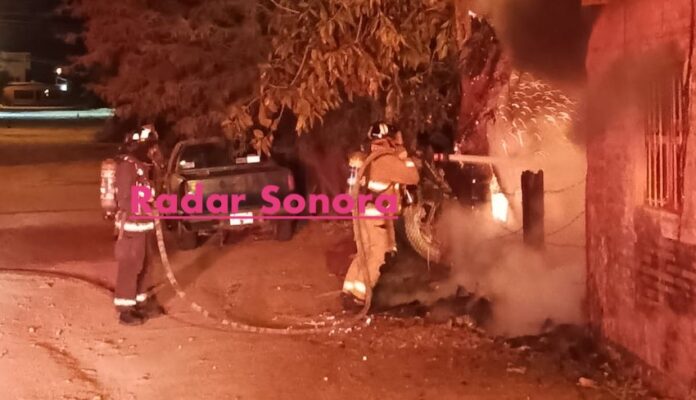 Se incendia vivienda en Empalme en la colonia Moderna Norte; ocurrió esta mañana de viernes; sus habitantes lograron salir a ponerse a salvo.