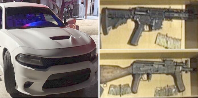 #SLRC Confiscan armas en la carretera a San Luis Río Colorado; fueron encontradas en un Dodge Charger, con reporte de robo.