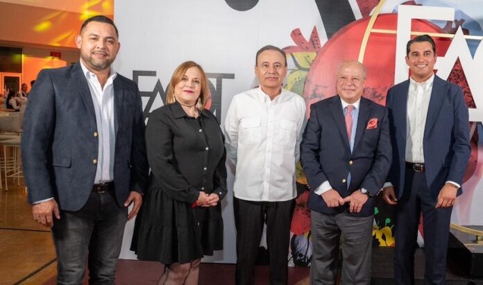 Gobernador Durazo enaltece la cultura sonorense con programa artístico de lujo en la edición 41 del FAOT; el mandatario estatal destacó la participación de Marruecos y Aguascalientes como país y estado invitados de honor, subrayando que un evento de esta talla amplía las opciones de esparcimiento cultural y proyecta a Sonora ante el mundo a través del arte, el turismo y la identidad regional.