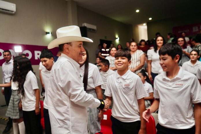 #Hermosillo Invitan a participar en la convocatoria de Becas Sonora de Oportunidades; para primarias públicas; disponible en el portal https://becasycredito.sonora.gob.mx/ del 1 al 15 de octubre.