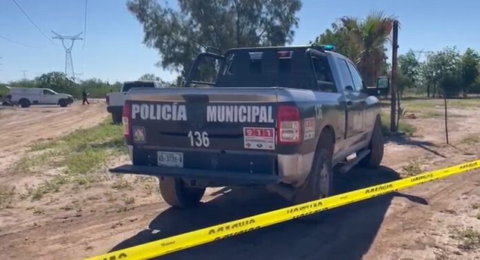 Abandonan cuerpo de un hombre, con signos de violencia; fue hallado esta mañana en el camino al Tomatal, cerca de las torres de CFE; no está identificado.