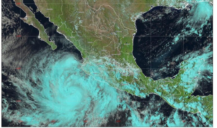 #Nacional Priscilla ahora es huracán categoría 1; prevalecerán las fuertes rachas de viento y oleaje elevado en costas del occidente mexicano.