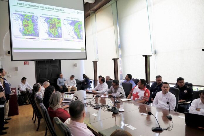#Hermosillo Instala Gobierno de Sonora Comité de Operaciones de Emergencia y despliega acciones preventivas por lluvias, ante las precipitaciones pluviales que se esperan principalmente los días sábado y domingo en Sonora.