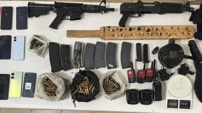#Nacional Caen 8 personas en posesión de material bélico y droga; operativo militar llevado a cabo en el municipio de Malinalco, Estado de México.