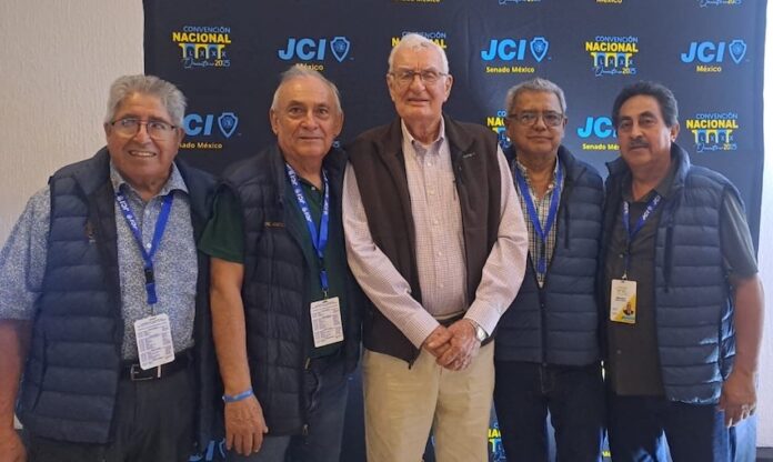 ¡Asisten a XXXIX Convención del Senado JCI México!; evento que tuvo su ceremonia de apertura ayer en Querétaro, debiendo continuar los trabajos hasta el próximo domingo.