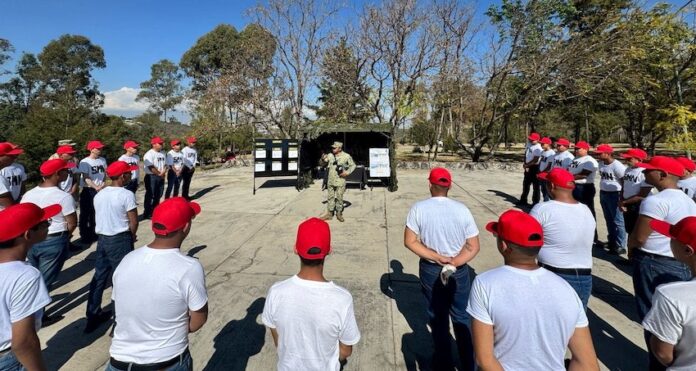 #Hermosillo Invitan a jóvenes a inscribirse en el Servicio Militar; a fin de que puedan cumplir con su deber ciudadano; el plazo de registro vence el próximo 15 de octubre.