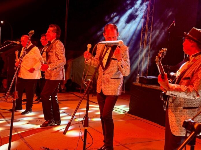 #Empalme Culmina el HISAR 2025, edición XVIII; a ritmo de Los Teen Tops, en la Plaza Independencia (del Tinaco); con gran afluencia de público y un ambiente de nostalgia y alegría.