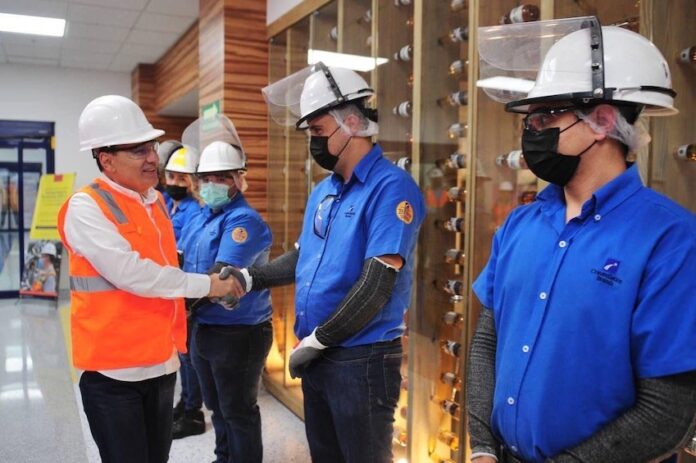 Sonora se ubica en el top 10 de crecimiento industrial gracias a Plan Sonora: Gobernador Durazo; el mandatario estatal indicó que, en junio de 2025, Sonora se ubicó en el lugar seis entre las entidades con más desarrollo en su industria, fortaleciendo la economía y la generación de mejores oportunidades de empleo.