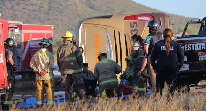Identifican a una víctima más del ‘camionazo’; de Guaymas, la señora Soledad Arroyo Ayala, integrante de la familia que vende cockteles de elote en el Oxxo de Las Plazas; en paz descanse, condolencias sinceras a sus familiares.
