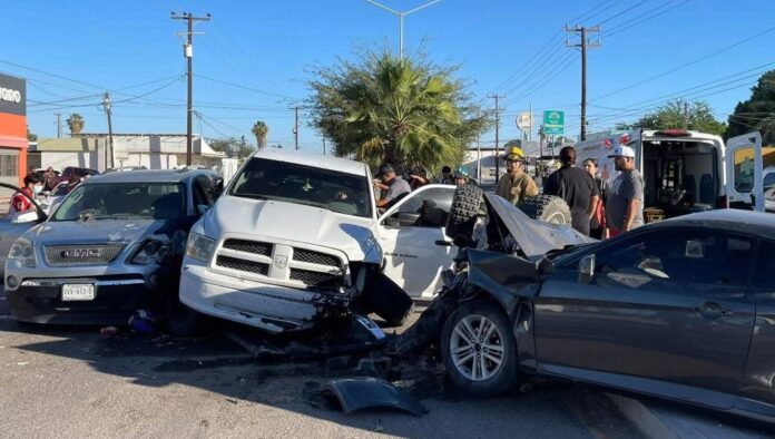 #PuertoPeñasco Motociclista pierde la vida en brutal accidente; participaron en este percance dos vehículos y una cuatrimoto.