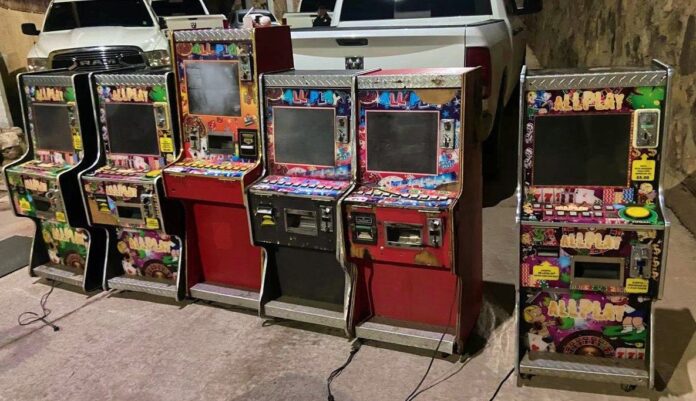 #Nogales Aseguran 20 máquinas tragamonedas y cámaras de videovigilancia; resultados de operativos conjuntos llevados a cabo en la ciudad de Nogales, Sonora.