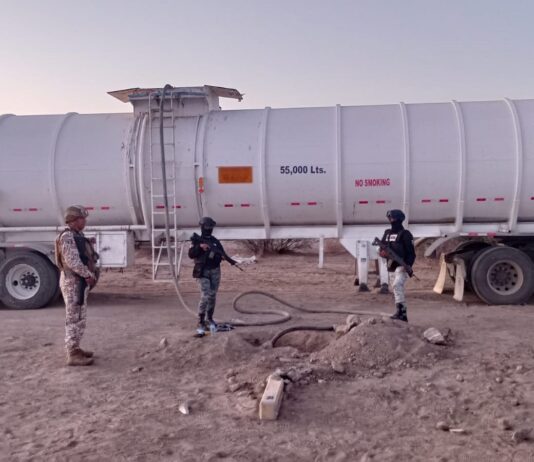 Aseguran pipa con 40 mil litros de ‘huachicol’; hay 2 detenidos