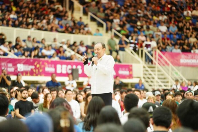 #Hermosillo Gobernador Durazo lanza convocatoria “Sonora Internacional” para becas a estudiantes sonorenses en el extranjero; este apoyo consistirá en una beca de 200 mil pesos, emitida en uno o varios pagos, para que las y los beneficiarios puedan costear los gastos inherentes al estudio en el extranjero.