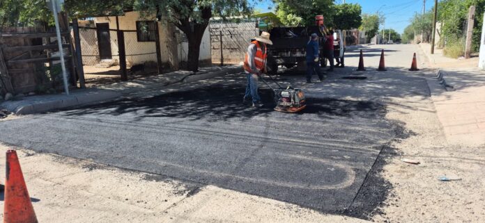 Intensifica Ayuntamiento de Hermosillo el mantenimiento de vialidades principales; el objetivo es atender el deterioro en las rúas con mayor carga vehicular para generar un mayor impacto en la movilidad urbana.