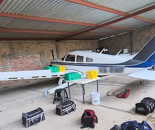 Aseguran avioneta que transportaba droga, en Tapachula