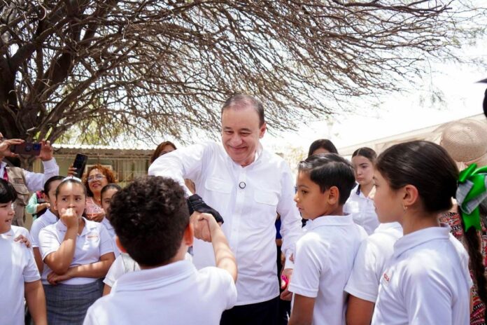 #Hermosillo Todos los trámites para el registro de becas o créditos educativos son gratuitos; el Instituto no trabaja con intermediarios para solicitarlos.