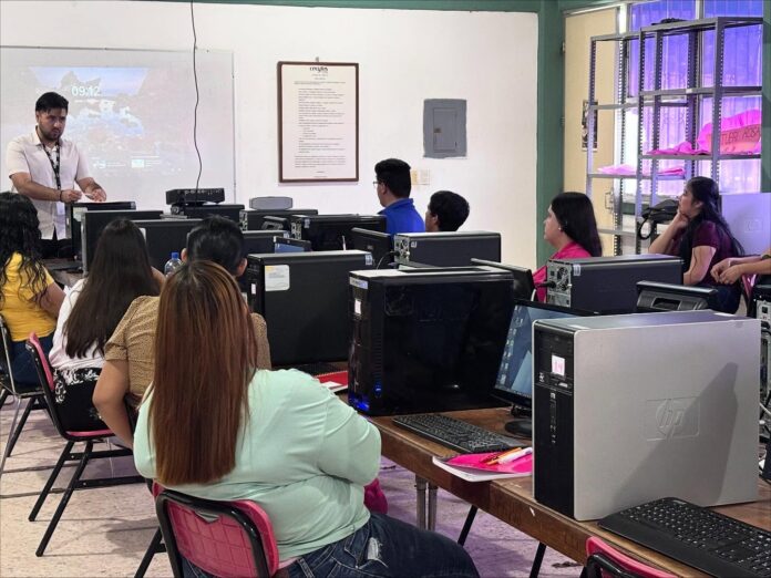 Fortalece Gobernador Durazo educación superior con nueva unidad académica de la UTS en Bácum; el primer grupo de la carrera de Licenciatura en Administración comenzó su formación profesional al conformar la primera generación en dicha unidad.