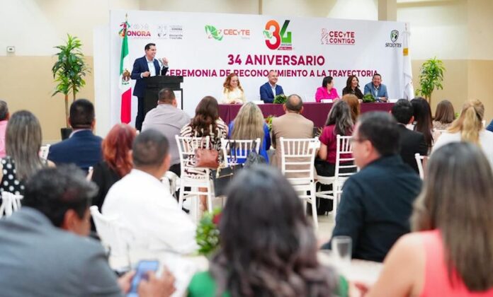 #Hermosillo Reconocen trayectoria de personal de servicio de Cecyte; en el marco de la conmemoración del 34 aniversario del subsistema.