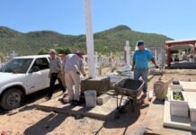 Realizan trabajos de limpieza y mantenimiento en el panteón municipal