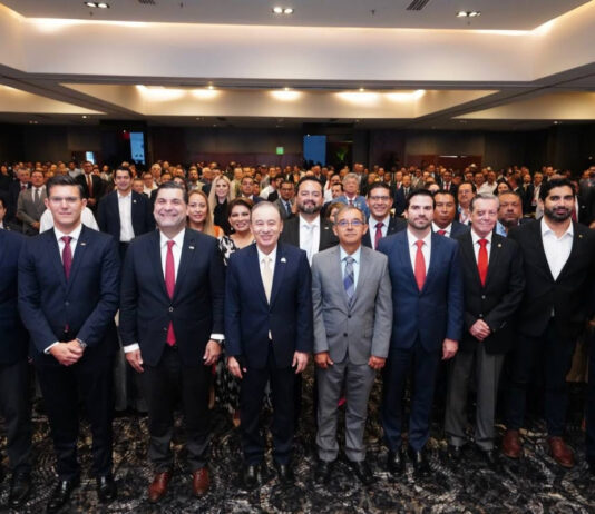 Reconocen empresarios liderazgo de Gobernador Durazo en obras estratégicas durante reunión nacional del sector