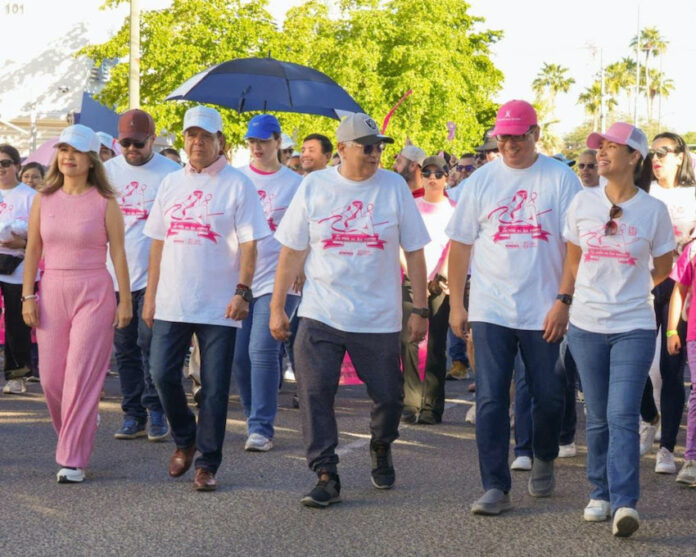 #Hermosillo Realizan Caminata Conmemorativa de la Lucha Contra el Cáncer de Mama; con el propósito de promover la prevención de enfermedades oncológicas en mujeres, además de brindar un mensaje de esperanza.