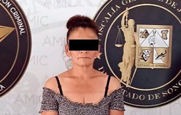 #Hermosillo Aseguran droga y detienen a una mujer en cateo realizado en Hermosillo; la diligencia judicial se llevó a cabo en una vivienda ubicada sobre la calle Santa Guadalupe, colonia Villa Verde.