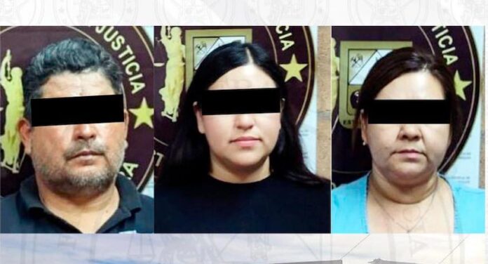 #SLRC Tres detenidos en posesión de arma de fuego, cartuchos y cargadores; en un cateo llevado a cabo en SLRC, fue asegurada además una cámara de video-vigilancia y se rescató a una menor de edad.
