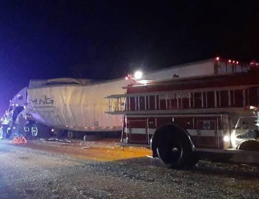 Muere trailero en accidente carretero
