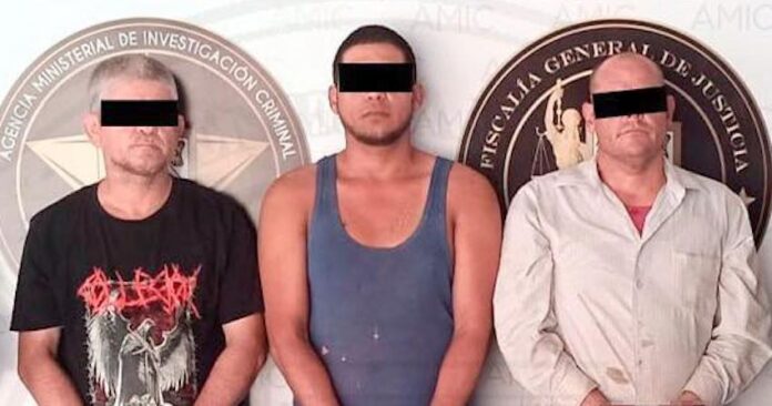#Hermosillo Resulta positivo cateo en Hermosillo; tres personas detenidas y droga asegurada; Alán Alberto “N”, de 28 años; David Arturo “N”, de 45; y Miguel Enrique “N”.