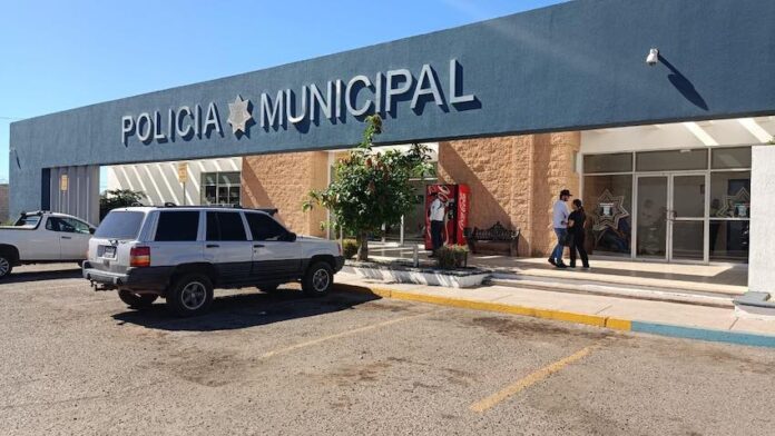 #Guaymas ¡Se niegan a pagar cuenta por consumo en El Royal; quedan detenidos!; dos vecinos del sector Punta Arena, de Guaymas, no quisieron cubrir un importe de mil 800 pesos.