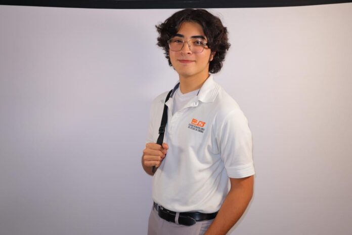 Alumnos de Cobach y Conalep Sonora destacan en concurso nacional de fotografía; la creatividad y sensibilidad visual de Daniel Antonio Burruel Gil y Ricardo Álvarez Mendoza les permitieron obtener el segundo y tercer lugar por el estado de Sonora.