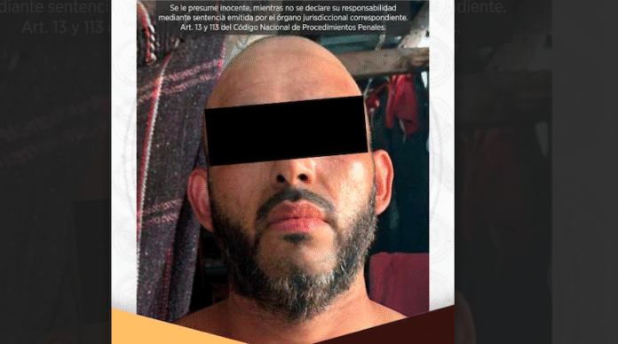 #Hermosillo Guillermo “N” acusado de robo agravado y secuestro exprés; en despacho de abogados sorprendieron a tres personas, los despojaron de 200 mil pesos, y luego obligaron a uno de ellos a ir al banco para retirar otra suma de dinero en efectivo mas; faltan por ser detenidos 2 cómplices.