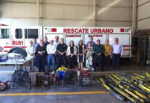 Entrega Ayuntamiento de Guaymas equipo a Bomberos