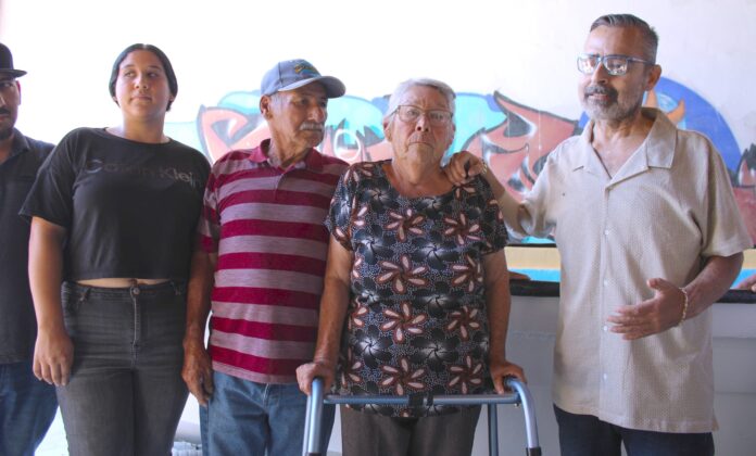#Puerto Peñasco Familia con 60 años en la pesca recibe panga rehabilitada; Gobierno Municipal cumple con programa de reparación pequeñas embarcaciones.