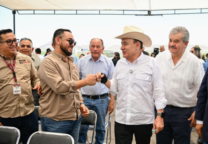 Gobernador Durazo logra reducción histórica en pobreza laboral con empleos mejor remunerados; Sonora registró una mejora sostenida, al pasar de 30.7 puntos porcentuales en 2021 a 26.7 por ciento en 2025, lo que representa una reducción de -4 por ciento en los índices de pobreza laboral, de acuerdo con el INEGI. Ahora más sonorenses pueden cubrir con sus ingresos los gastos de la canasta básica.