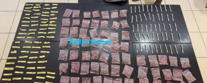 #Guaymas Sujeto es detenido en posesión de marihuana y cristal; operativo conjunto de la Policía Municipal y personal de la Marina, ayer domingo en la ‘Bicentenario’.