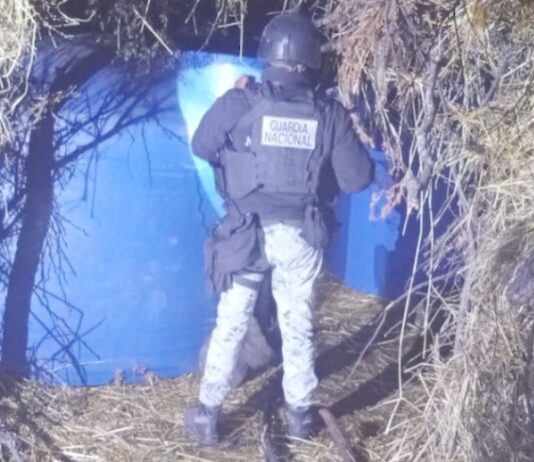 Desmantelan centro clandestino de distribución de combustible robado