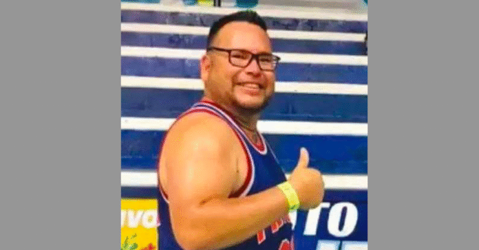 Muere basquetbolista en plena cancha de Gimnasio; Alejandro Tafolla, del equipo Pelicanos, sufrió fulminante infarto al miocardio cuando jugaba, anoche; descanse en paz, condolencias a sus familiares.