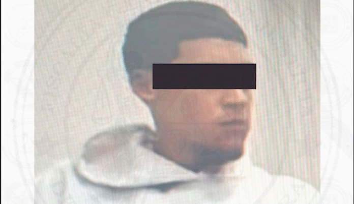 #Guaymas Se mete a casa a robar, dañando cámaras de videovigilancia, forzando puertas y ventanas; el de nombre Jesús Armando ‘N’ está detenido, vinculado a proceso por un Juez.