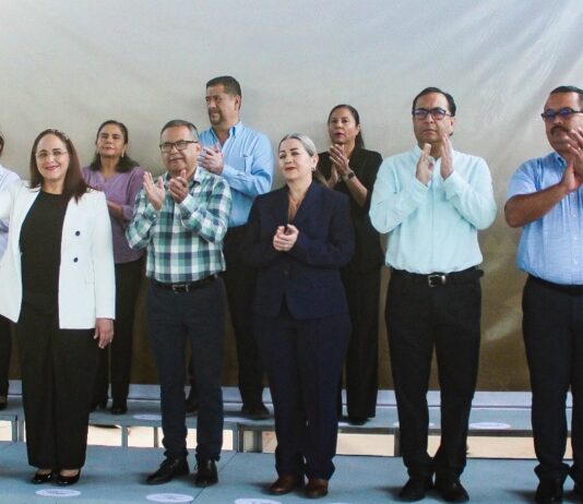 Realiza Ayuntamiento de Guaymas Lunes Cívico en CAM 8, 45 y 54