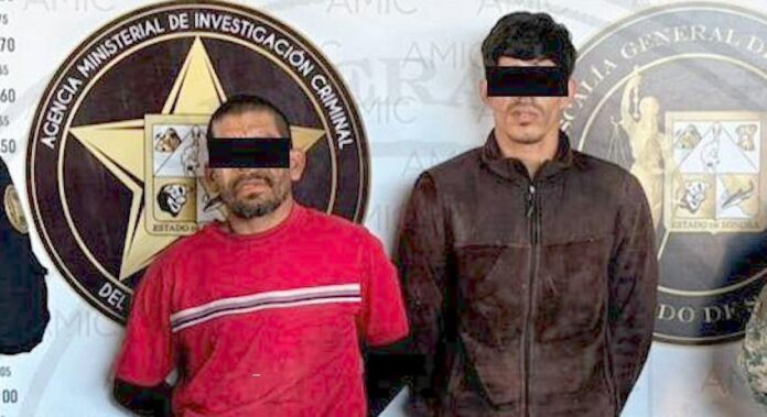 #Hermosillo Dos detenidos con droga en Villa Bonita; Francisco ‘N’ y Dilan Felipe 'N' fueron capturados durante un cateo judicial; se les aseguró además una motocicleta.