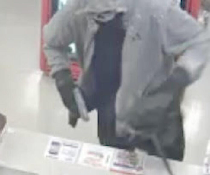 #Guaymas Solitario delincuente asalta pistola en mano tienda Oxxo; el atraco ocurrió en la colonia Termoeléctrica; se llevó 12 mil pesos en efectivo y varias cajetillas de cigarro.